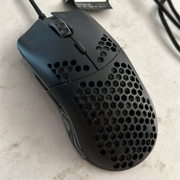 Glorious model O matte black gaming mouse - Picture 2 of 4